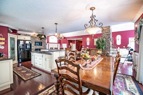 295 Jarvis Glen Close, Jarvis Bay, AB - Indoor Photo Showing Dining Room