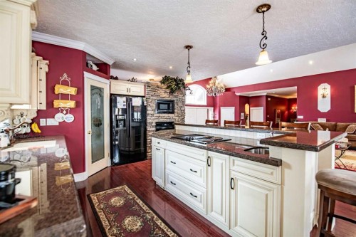 295 Jarvis Glen Close, Jarvis Bay, AB - Indoor Photo Showing Kitchen