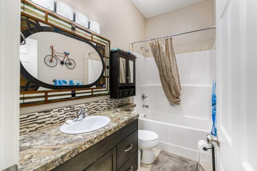 18 Mackenzie Crescent, Lacombe, AB - Indoor Photo Showing Bathroom