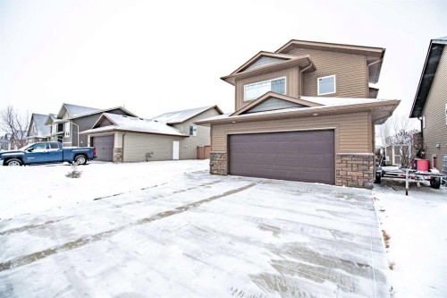 18 Mackenzie Crescent, Lacombe, AB - Outdoor