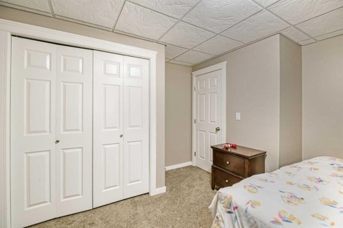 18 Mackenzie Crescent, Lacombe, AB - Indoor Photo Showing Bedroom