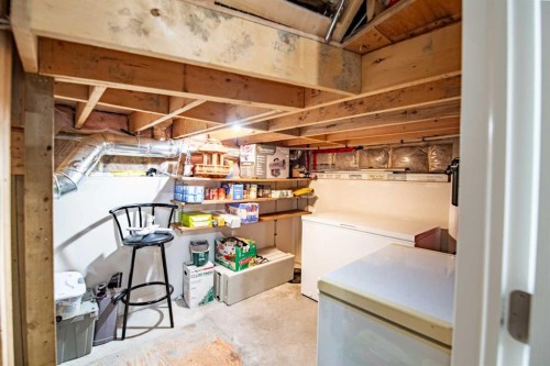 18 Mackenzie Crescent, Lacombe, AB - Indoor