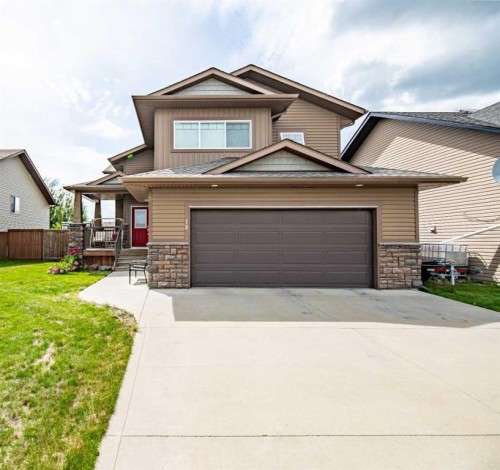 18 Mackenzie Crescent, Lacombe, AB 