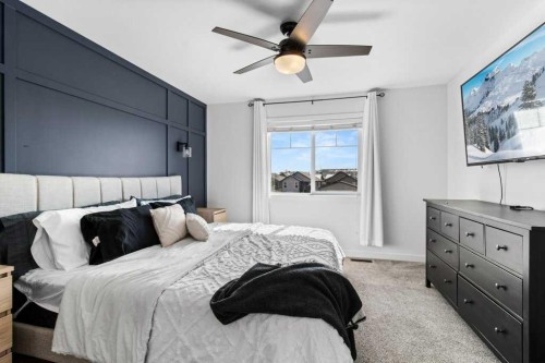 157 Hampton Crescent, Sylvan Lake, AB - Indoor Photo Showing Bedroom