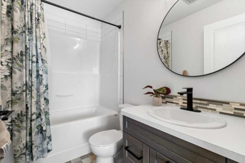 157 Hampton Crescent, Sylvan Lake, AB - Indoor Photo Showing Bathroom