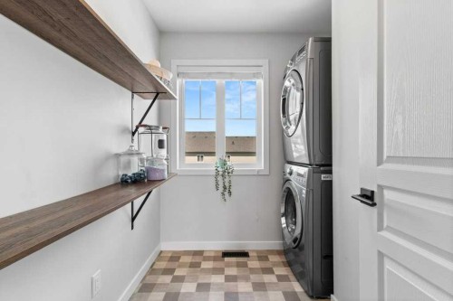 157 Hampton Crescent, Sylvan Lake, AB - Indoor Photo Showing Laundry Room