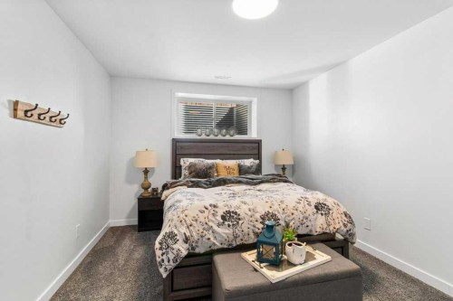 157 Hampton Crescent, Sylvan Lake, AB - Indoor Photo Showing Bedroom