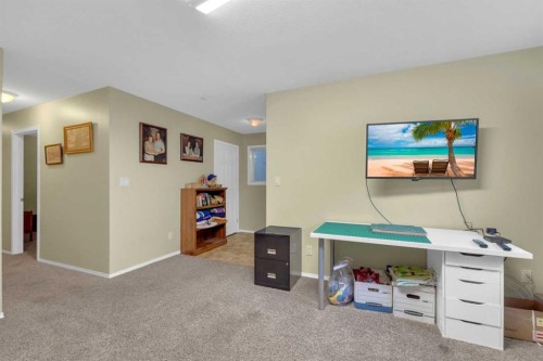 B-3621 51 Avenue, Red Deer, AB - Indoor