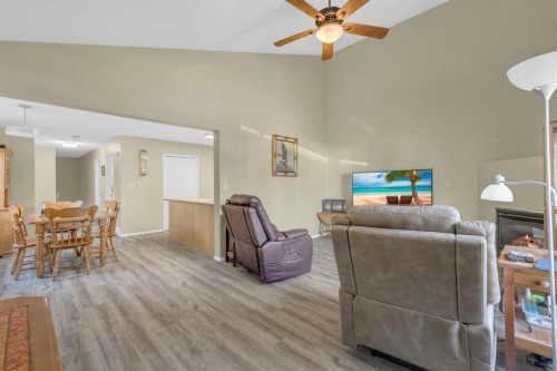 B-3621 51 Avenue, Red Deer, AB - Indoor