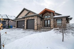 32 Sawyer Close Red Deer, AB T4R 0M5