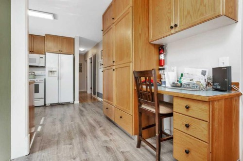 3601 41 Avenue, Red Deer, AB - Indoor Photo Showing Kitchen
