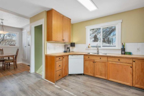 3601 41 Avenue, Red Deer, AB - Indoor Photo Showing Kitchen With Double Sink