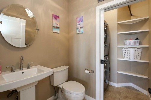 146 Sutherland Close, Red Deer, AB - Indoor Photo Showing Bathroom