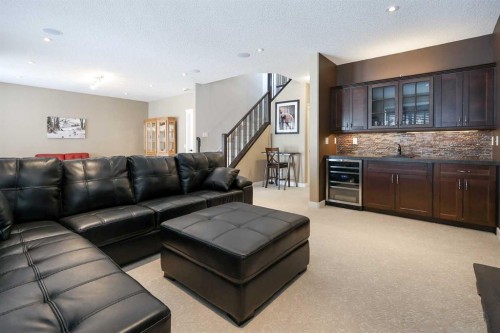146 Sutherland Close, Red Deer, AB - Indoor Photo Showing Living Room