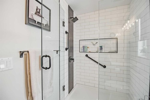 52 Iron Gate Boulevard, Sylvan Lake, AB - Indoor Photo Showing Bathroom