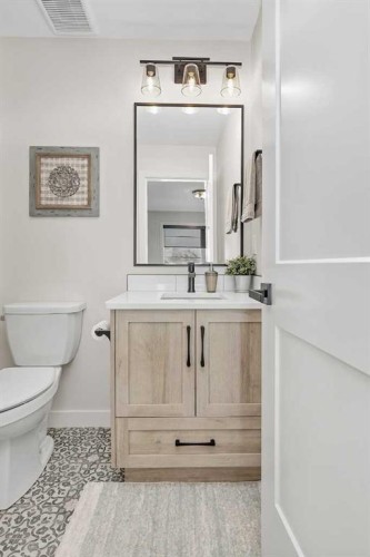 52 Iron Gate Boulevard, Sylvan Lake, AB - Indoor Photo Showing Bathroom