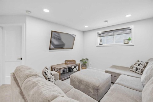 52 Iron Gate Boulevard, Sylvan Lake, AB - Indoor