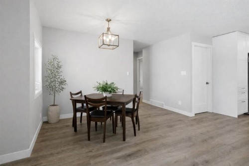 37301 Range Road 264, Rural Red Deer County, AB - Indoor Photo Showing Dining Room