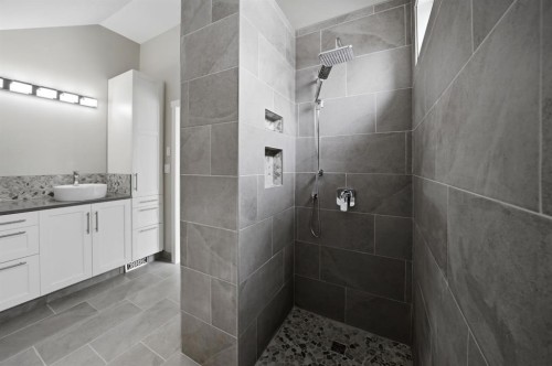 37301 Range Road 264, Rural Red Deer County, AB - Indoor Photo Showing Bathroom