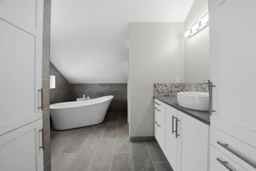 37301 Range Road 264, Rural Red Deer County, AB - Indoor Photo Showing Bathroom