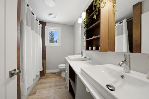 37301 Range Road 264, Rural Red Deer County, AB - Indoor Photo Showing Bathroom