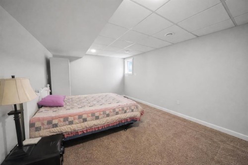 37301 Range Road 264, Rural Red Deer County, AB - Indoor Photo Showing Bedroom