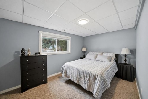 37301 Range Road 264, Rural Red Deer County, AB - Indoor Photo Showing Bedroom