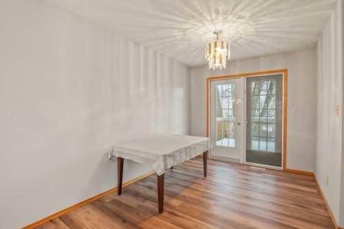 4721 46 Street, Sylvan Lake, AB - Indoor