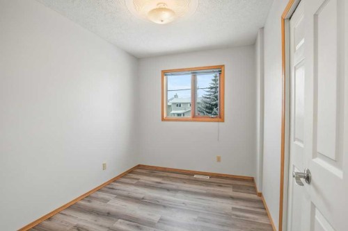 4721 46 Street, Sylvan Lake, AB - Indoor Photo Showing Other Room