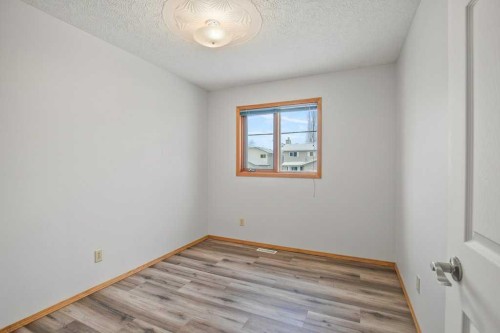 4721 46 Street, Sylvan Lake, AB - Indoor Photo Showing Other Room