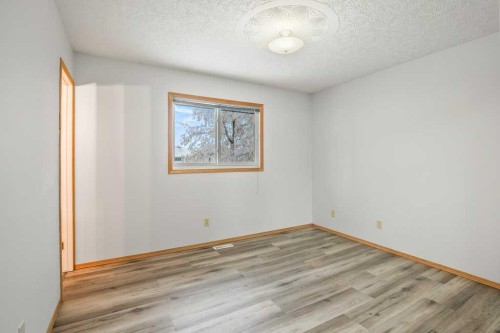 4721 46 Street, Sylvan Lake, AB - Indoor Photo Showing Other Room