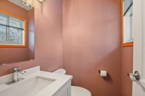 4721 46 Street, Sylvan Lake, AB - Indoor Photo Showing Bathroom