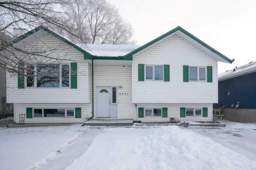 4721 46 Street  Sylvan Lake, AB T4S 1N3