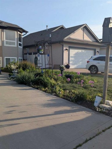 810 800 Ramage Close, Red Deer, AB - Outdoor