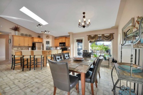 810 800 Ramage Close, Red Deer, AB - Indoor Photo Showing Dining Room