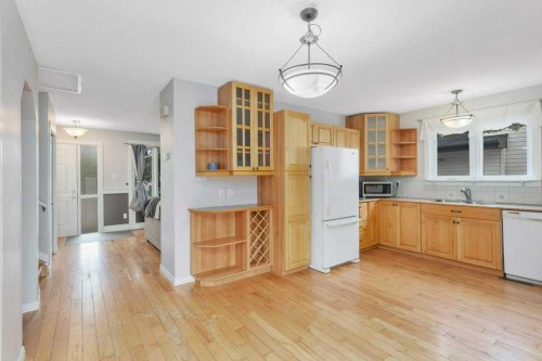 7 Nellis Avenue, Red Deer, AB - Indoor Photo Showing Kitchen