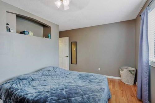 7 Nellis Avenue, Red Deer, AB - Indoor Photo Showing Bedroom