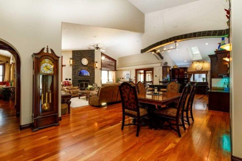 85 Oberlin Avenue, Red Deer, AB - Indoor Photo Showing Dining Room