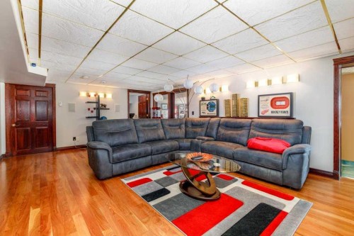 85 Oberlin Avenue, Red Deer, AB - Indoor Photo Showing Living Room
