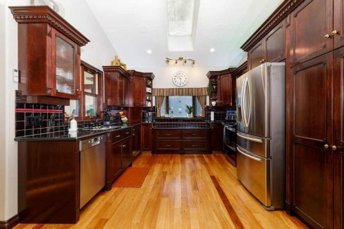 85 Oberlin Avenue, Red Deer, AB - Indoor Photo Showing Kitchen
