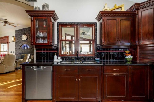 85 Oberlin Avenue, Red Deer, AB - Indoor Photo Showing Kitchen