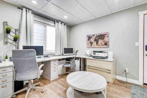 211 4 Avenue Se, Three Hills, AB - Indoor Photo Showing Office