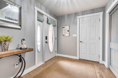 211 4 Avenue Se, Three Hills, AB - Indoor Photo Showing Other Room