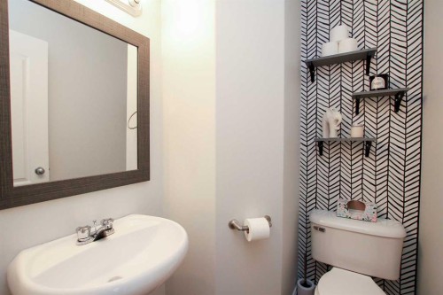 60 Arnold Close, Red Deer, AB - Indoor Photo Showing Bathroom
