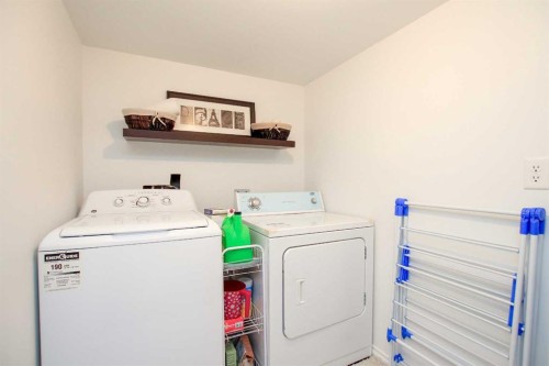 60 Arnold Close, Red Deer, AB - Indoor Photo Showing Laundry Room