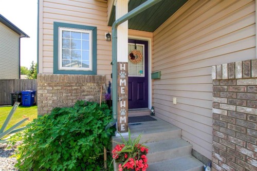 60 Arnold Close, Red Deer, AB - Outdoor With Exterior