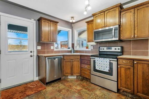 95 Jepsen Crescent, Red Deer, AB - Indoor Photo Showing Kitchen