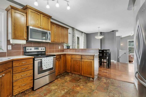 95 Jepsen Crescent, Red Deer, AB - Indoor Photo Showing Kitchen