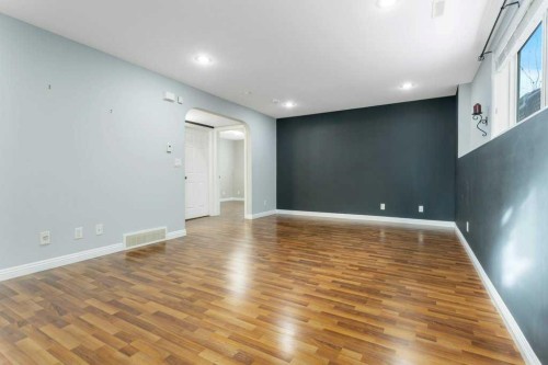 95 Jepsen Crescent, Red Deer, AB - Indoor Photo Showing Other Room