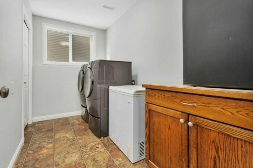95 Jepsen Crescent, Red Deer, AB - Indoor Photo Showing Laundry Room